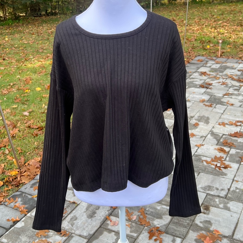 Long sleeve bell sleeve shirt
